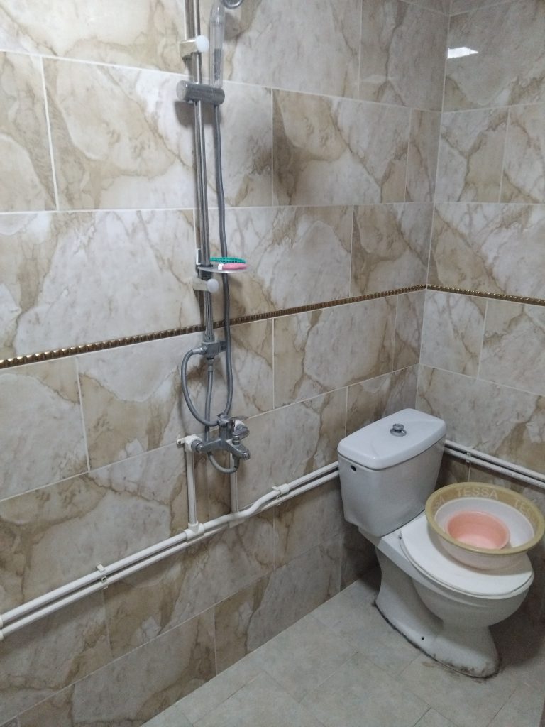حیاط ویلایی دوطبقه