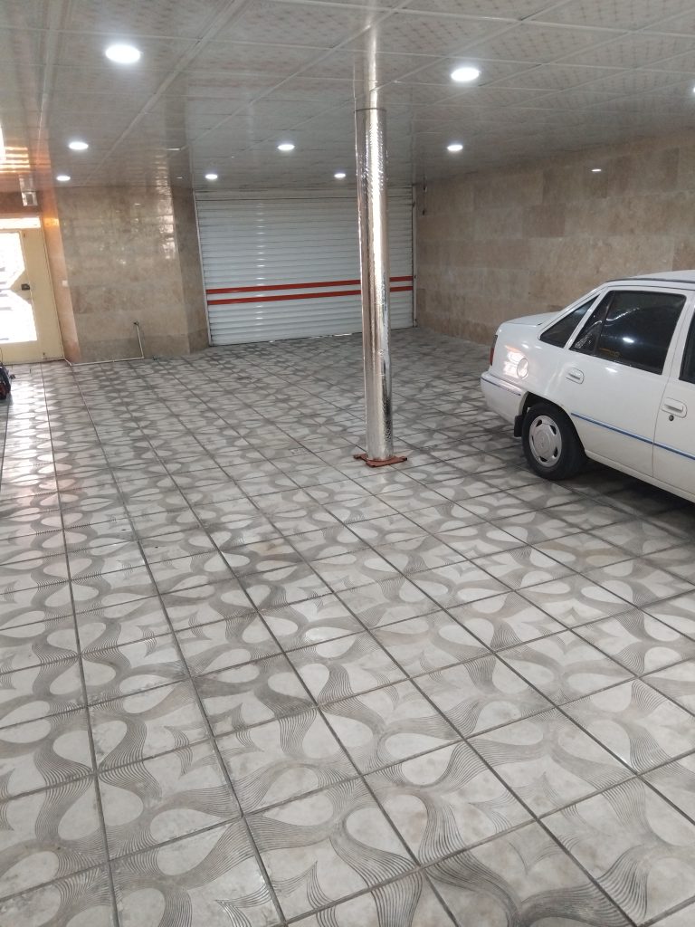 حیاط ویلایی دوطبقه